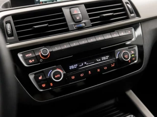 BMW 1 Serie Automaat (NAVIGATIE, CLIMATE, STOELVERWARMING, GETINT GLAS, SPORTSTOELEN, XENON, CRUISE, NIEUWE APK, NIEUWSTAAT) - afbeelding nr 9