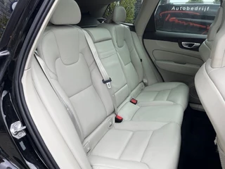 Volvo XC60 Volvo XC60 2.0 D4 AWD INSCRIPTION - PANO - 20 INCH - afbeelding nr 14
