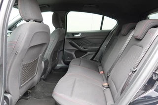 Ford Focus Ford Focus 1.0 EcoBoost ST Line Business 125pk NAVI, Camera, Trekhaak, B&O, Winter pack - afbeelding nr 21