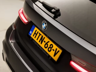 BMW 3 Serie BMW 3 Serie Touring 330e xDrive M Sport 293Pk Automaat (PANORAMADAK, M PAKKET, LASER KOPLAMPEN, MEMORY SEATS, HEAD-UP DISPLAY, HARMAN/KARDON, 360 CAMERA, ADAPTIVE CRUISE, APPLE CARPLAY, NIEUWE APK, NIEUWSTAAT) - afbeelding nr 43