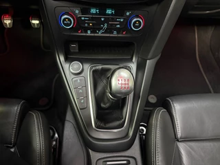 Ford Focus Ford FOCUS 2.0 ST schuifdak xenon navi camera clima uitlaatklep 19