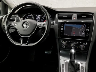 Volkswagen Golf Automaat (APPLE CARPLAY, GROOT NAVI, CLIMATE, CAMERA, STOELVERWARMING, SPORTSTOELEN, ADAPTIVE CRUISE, DAB+, NIEUWE APK, NIEUWSTAAT) - afbeelding nr 7