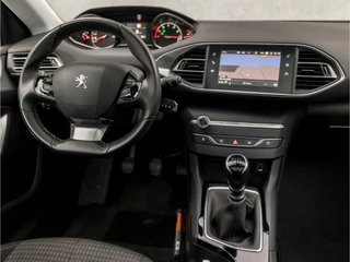 Peugeot 308 Peugeot 308 SW 1.2 PureTech Sport (PANORAMADAK, APPLE CARPLAY, GROOT NAVI, PARKEERSENSOREN, GETINT GLAS, SPORTSTOELEN, LANE ASSIST, CRUISE, NIEUWE APK, NIEUWSTAAT) - afbeelding nr 7