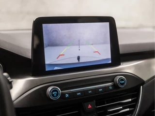 Ford Focus Automaat (APPLE CARPLAY, GROOT NAVI, STUUR/STOELVERWARMING, ADAPTIVE CRUISE, SPORTSTOELEN, CAMERA, KEYLESS, TREKHAAK, NIEUWSTAAT) - afbeelding nr 18