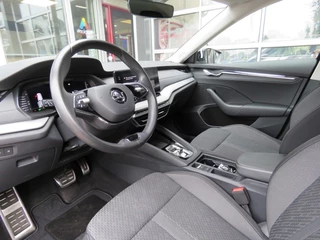 Škoda Octavia Škoda Octavia Combi 1.4 TSI 204pk IV PHEV Business Edition / Stoel & stuurwiel verwarming / Navi / Led / 18 Inch / BOVAG garantie - afbeelding nr 24