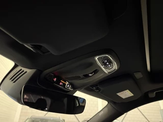 Volvo XC90 Volvo XC90 T8 Twin Engine AWD R-Design PANO/LUCHTVERING/TREKHAAK/H&K/MASSAGE+VENTILATIE/360CAMERA/20