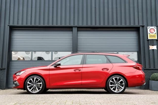 SEAT Leon Seat Leon Sportstourer 1.5 TSI FR /LED/KEYLESS/SFEERVERL./CARPLAY/ELEK. KLEP/CAMERA! - afbeelding nr 2