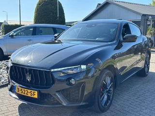 Maserati Levante 3.0 V6 S AWD Zwart 2021 Panorama Facelift