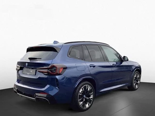 BMW iX3 TREKH, H&K Sound, MEM, 20-inch LMV ** € 23.900,= onder NP - BMW GAR t/m 04-2029 ** ** INFORMEER OOK NAAR ONZE AANTREKKELIJKE FINANCIAL-LEASE TARIEVEN ** - afbeelding nr 2