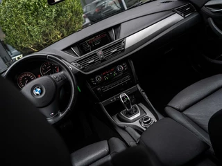 BMW X1 BMW X1 sDrive20i High Executive|M-SPORT|PANO|CAMERA|TREKHAAK - afbeelding nr 28