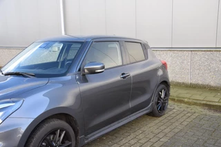 Suzuki Swift Suzuki Swift 1.4 Sport Smart Hybrid | Sport interieur | Zomer/-winterbanden set incl. velgen | Parkeerassistent | - afbeelding nr 33