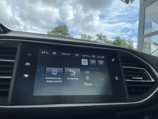 Peugeot 308 Peugeot 308 SW 1.6 BlueHDI 120 pk Blue Lease Executive Pack Trekhaak Panoramadak Camera Parkeersensoren DAB Clima en Cruise Control Wit Metallic Nette auto zuinige Euro 6 Diesel Station - afbeelding nr 22