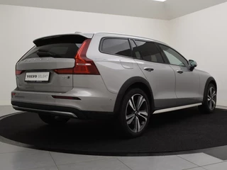 Volvo V60 Volvo V60 Cross Country B5 AUT(8) PLUS BRIGHT SCHUIFDAK ACC BLIS KEYLESS 360GR CAM - afbeelding nr 3