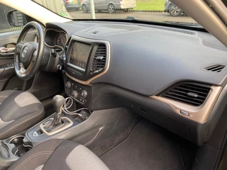 Jeep Cherokee Jeep Cherokee 2.4 LATITUDE NAVI AIRCO Camera - afbeelding nr 41