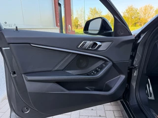 BMW 1 Serie BMW 1-serie 120i High Executive M-Sportpakket|Pano|Trekhaak| - afbeelding nr 35