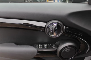 MINI Cooper MINI Cooper Mini 1.5 60 Years Edition / Panoramadak / Head-up / Leder / Harman Kardon / 17'' / Navigatie / DAB / Cruise Control - afbeelding nr 32