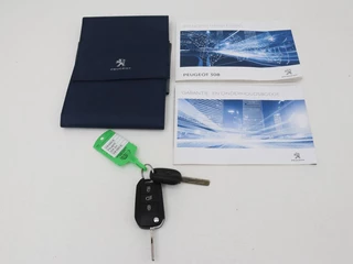 Peugeot 308 Peugeot 308 1.5 BlueHDi Executive | 1e eigenaar |  Panoramadak | Carplay | Climate control | Navigatie | Parkeerhulp | Cruise control - afbeelding nr 9