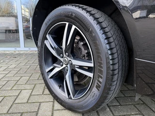 Volvo XC60 Volvo XC60 2.0 B5 Momentum Exclusive |Pano|Carplay|Leer|Memory|AutoPilot|HUD|El.Trekhaak|19