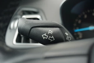 Ford Kuga Ford Kuga 120PK Titanium TREKHAAK | CARPLAY | KEYLESS | CAMERA | ELEK.KLEP - afbeelding nr 18