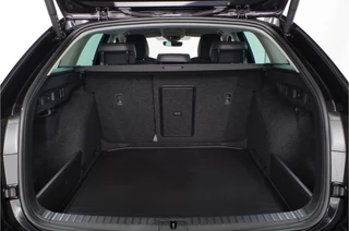 Škoda Octavia ŠKODA Octavia Combi 1.5 TSI MHEV First Edition > Camera/Adapt.cruise/Winterpakket... - afbeelding nr 10
