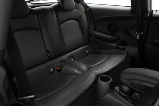 MINI Cooper Mini Mini 1.5 Cooper Chili Serious Business | John Cooper Works Chili Pakket | Keyless Entry | lederen bekleding | Navigatie | Parkeersensoren | verwarmde voorstoelen - afbeelding nr 20