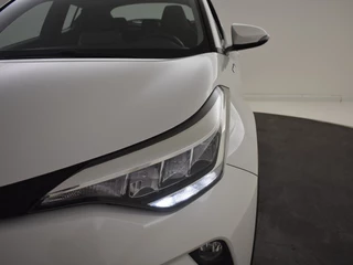Toyota C-HR Toyota C-HR 1.8 Hybrid Dynamic | Trekhaak | Parkeersensoren V+A | Navigatie - afbeelding nr 10