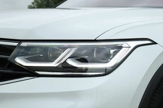 Volkswagen Tiguan Volkswagen Tiguan 1.5 TSI / 2x R-Line / Black Style / Virtual Cockpit / Camera / Matrix LED / Trekhaak / 19