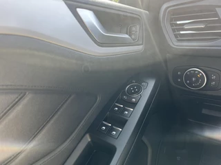 Ford Focus Ford Focus Wagon 1.0 EcoBoost Trend Edition Business 125pk Navigatie | Airco | ST-Line Velgen | Parkeersensoren | Apple Carplay | Android Auto - afbeelding nr 26