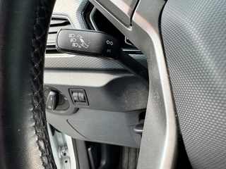Volkswagen T-Cross Volkswagen T-Cross 1.0 TSI STYLE/ Camera / ALL IN PRIJS/ Digital dash - afbeelding nr 14