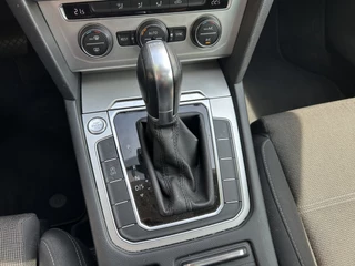 Volkswagen Passat Volkswagen Passat Variant 1.4 TSI ACT Connected Series Aut Navi ECC Pano Trekhaak - afbeelding nr 10