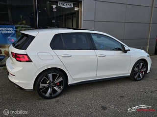 Volkswagen Golf Volkswagen Golf 1.4 eHybrid GTE Panorama/HUD/Camera/IQ Light - afbeelding nr 2