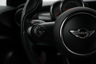 MINI Cooper Mini Mini 1.5 Cooper Chili Serious Business | John Cooper Works Chili Pakket | Keyless Entry | lederen bekleding | Navigatie | Parkeersensoren | verwarmde voorstoelen - afbeelding nr 24