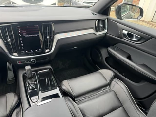 Volvo V60 Volvo V60 2.0 T6 Recharge AWD Plus-Dark R-Design Long-Range Camera Trekhaak Leder - afbeelding nr 13