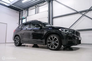 BMW X1 BMW X1 xDrive25e eDrive M Edition 220 pk | Camera | NL auto NAP | DAB | Ambiance | 19 inch | Leder | Sportline | - afbeelding nr 25