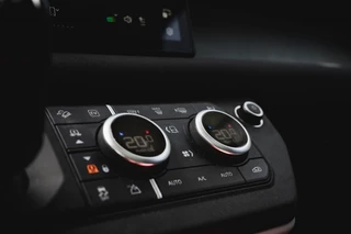 Land Rover Defender - afbeelding nr 15