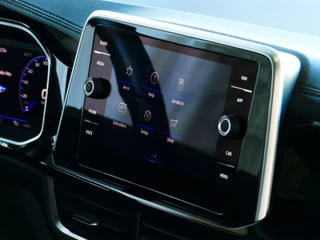 Volkswagen T-Roc Volkswagen T-Roc 1.5 TSI 150PK R-LINE EVO IQ LIGHT ALCANTARA ELEK.KLEP CARPLAY STOEL/STUUR VERW. 18