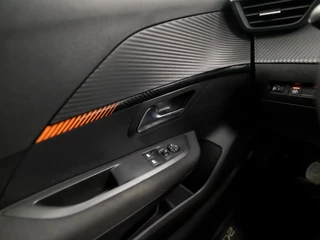 Peugeot 208 Peugeot 208 1.2 PureTech Sport (APPLE CARPLAY, GROOT NAVI, 360 CAMERA, LM VELGEN, SPORTSTOELEN, PARKEERSENSOREN, LED KOPLAMPEN, LANE ASSIST, NIEUWSTAAT) - afbeelding nr 23