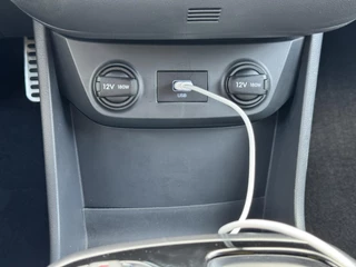 Hyundai IONIQ Hyundai IONIQ Premium EV 38 kWh Adaptive cruise control Climate control Stoel- en stuurverwarming Achterbankverwarming Snelladen - afbeelding nr 33