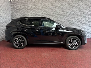 Hyundai Tucson Hyundai Tucson NIEUWE AUTO 1.6 T-GDI PHEV 252PK 4WD N-LINE SKY PANO. 360.CAMERA ELEK.KLEP ELEK.STOEL/GEHEUG.VERWARMD SUBWFR 19''LMV ZWARTE HEMEL HEADUP STOELKOELING STUURVERW. PLUG IN HYBRIDE - 5 JAAR GARANTIE - afbeelding nr 82