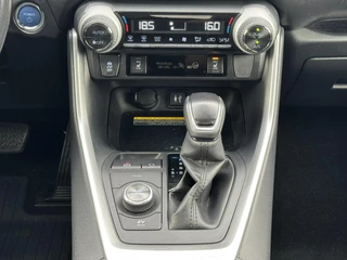 Toyota RAV4 Toyota RAV4 2.5 Hybrid AWD Dynamic Adaptieve cruise control Climate control Stoelverwarming Dodehoekdetectie Keyless Full LED - afbeelding nr 31