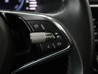 Škoda Superb Skoda Superb 1.4 TSI iV Business Edition Plus | Panoramadak |  Virtual Cockpit | Stoelverwarming | Camera | Carplay | Full LED | Memory | Navigatie | Parkeerhulp - afbeelding nr 16