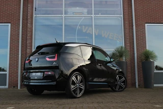 BMW i3 ➡️ BMW i3 Executive Edition 120Ah 42 kWh | Dakraam | 1e eigenaar | Camera | LED | 20 inch | Stoelverwarming | Harman-Kardon | Navi | NAP | inc BTW - afbeelding nr 4