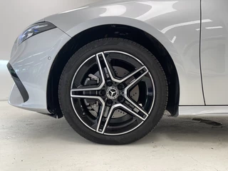 Mercedes-Benz A-Klasse Mercedes-Benz A-Klasse 250e AMG Line Premium Plus | Panoramadak | Distronic | Memory st - afbeelding nr 4