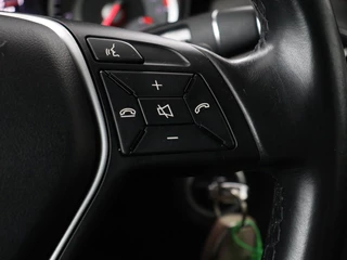 Mercedes-Benz GLA Mercedes-Benz GLA-klasse 180 CDI Lease Edition | Camera | Half leder | Trekhaak | Navigatie | Xenon | Cruise control | Bluetooth | Park Assist | Airco | Bluetooth - afbeelding nr 16