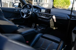 BMW 1 Serie BMW 1-serie M135i xDrive High Executive|PANO|MAXTON|19'' - afbeelding nr 33