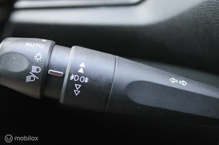 Peugeot 308 Peugeot 308 SW 1.2 PureTech Blue Lease Premium 130 PK, Pano, Stoel verwarming, Pdc voor/achter + camera, Leder, App connect, Cruise, Donkerglas, Massage stoelen. - afbeelding nr 30