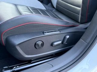 Volkswagen Golf Volkswagen Golf 2.0 TSI GTI Clubsport|PANO|HEADUP|LEDER - afbeelding nr 41