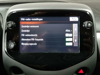 Toyota Aygo Toyota Aygo 1.0 VVT-i x-play / Automaat / Apple Carplay/Android-Auto / Airco - afbeelding nr 39