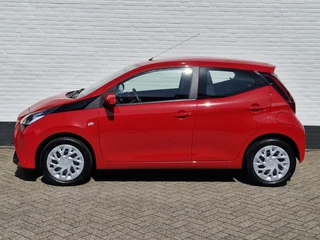 Toyota Aygo Toyota Aygo 1.0 VVT-i x-play Automaat | Apple Carplay | Andoid Auto | Achter - afbeelding nr 4