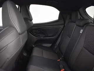 Toyota Yaris Toyota Yaris 1.5 Hybrid 130 Executive | Stuur en Stoelverwarming | PDC V+A | - afbeelding nr 11